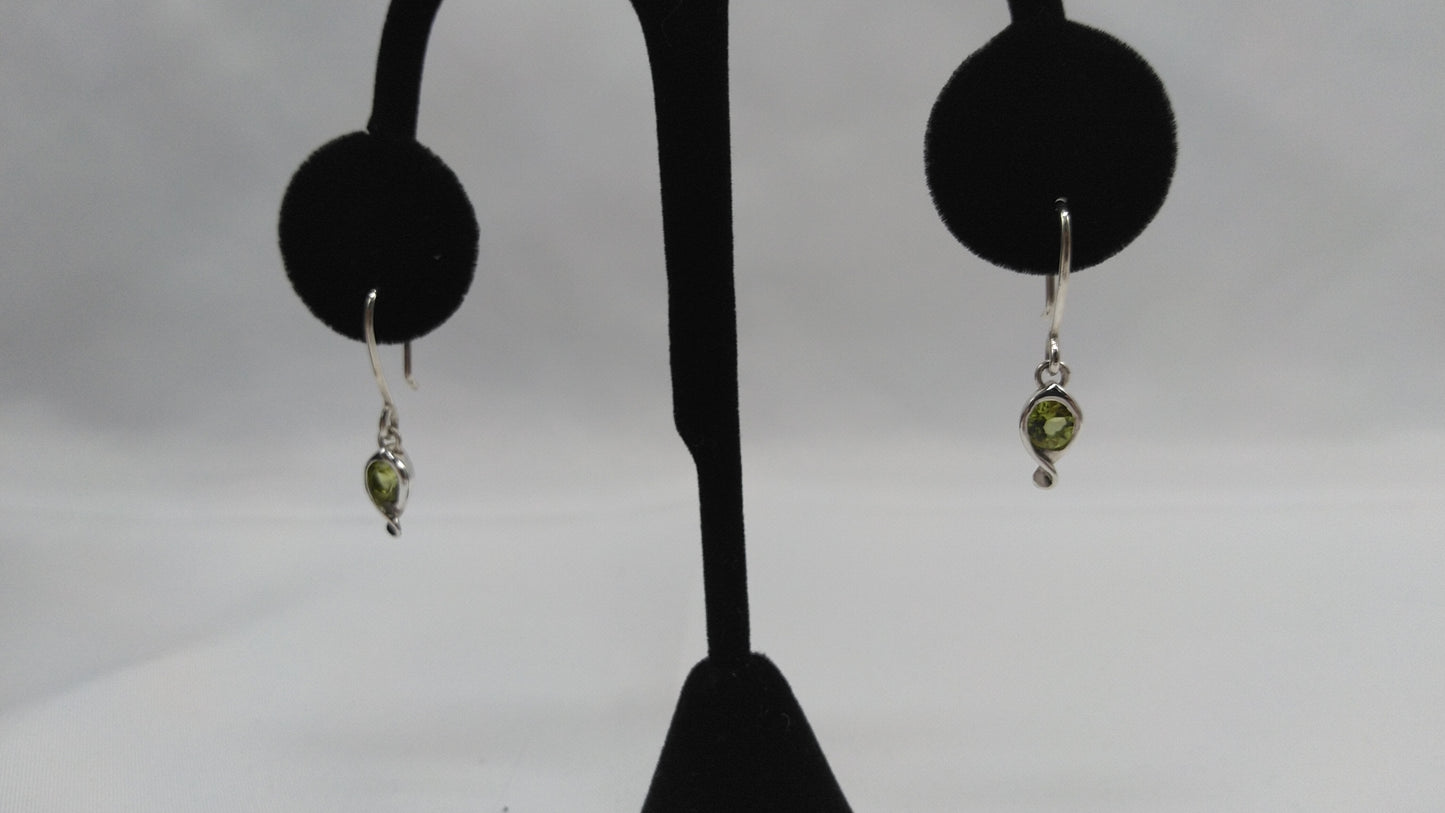 Peridot Twist Earrings in Silver