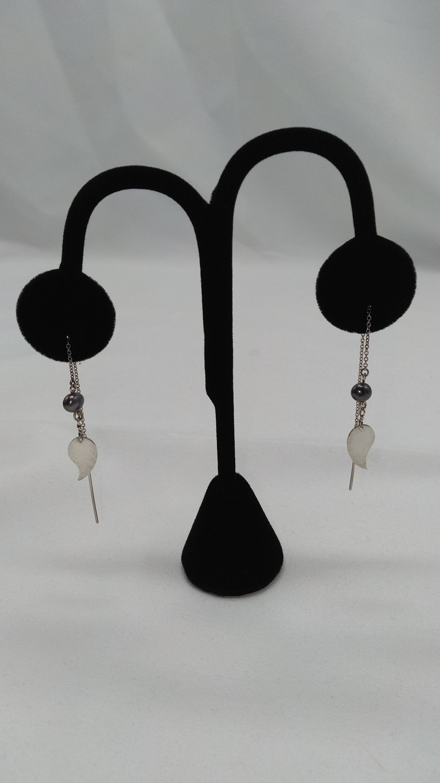 Peacock Pearl and Silver Threaders