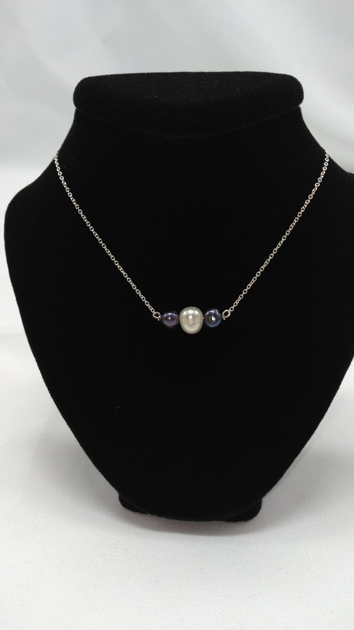 3 Pearl Silver Necklace: White and Peacock Pearls