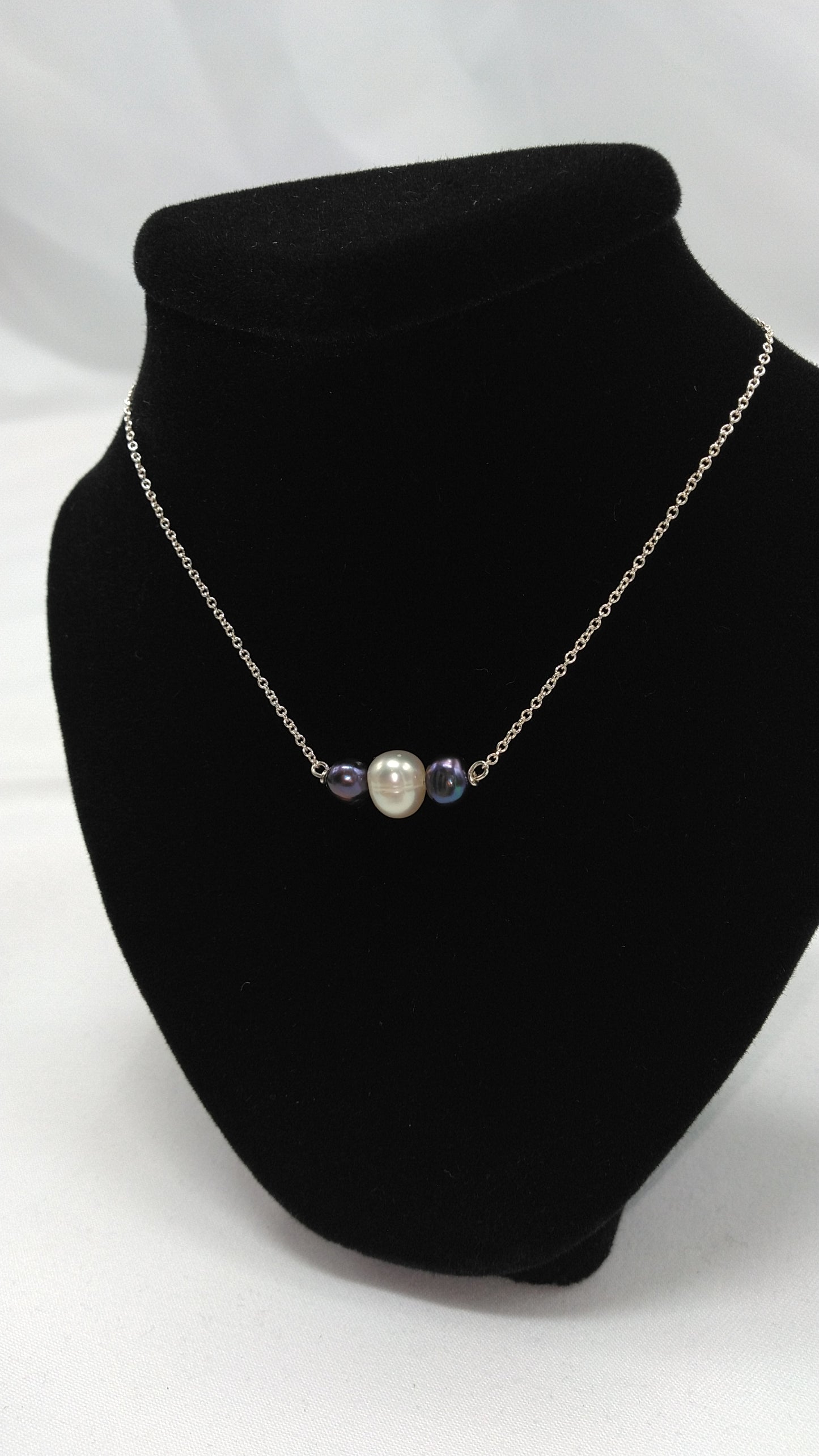 3 Pearl Silver Necklace: White and Peacock Pearls
