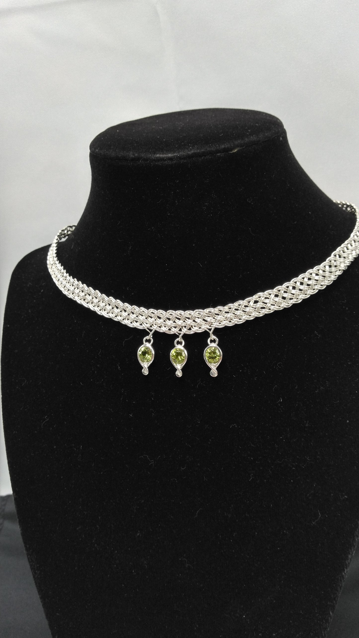 Woven Peridot Collar in Silver