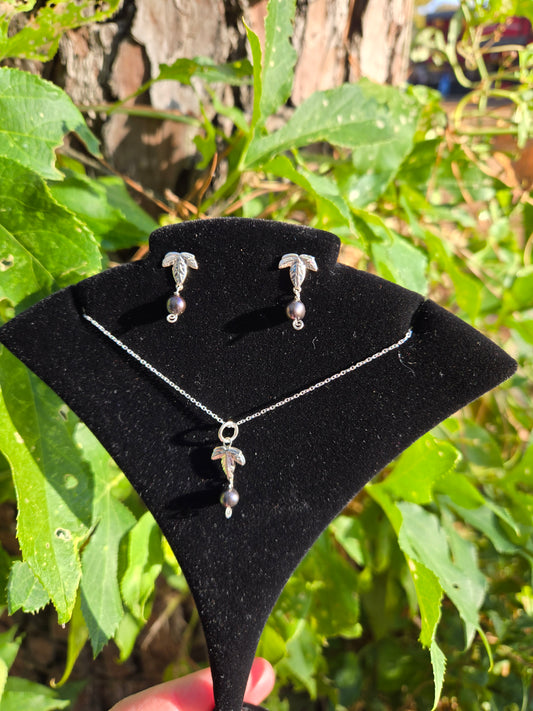Ivy Leaf Set in Silver with Peacock Pearls