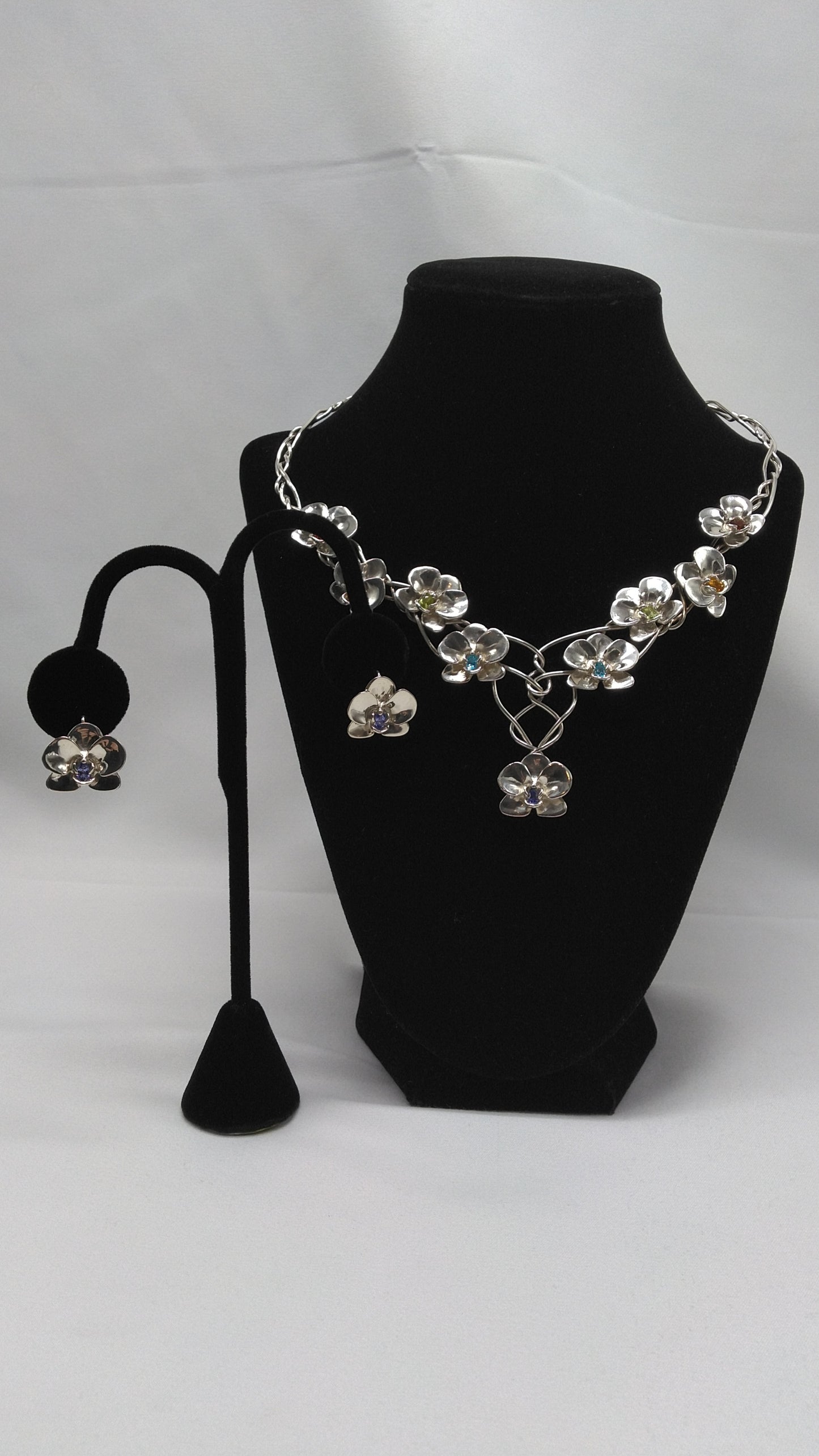 Medium Orchid with Colored Stones Set