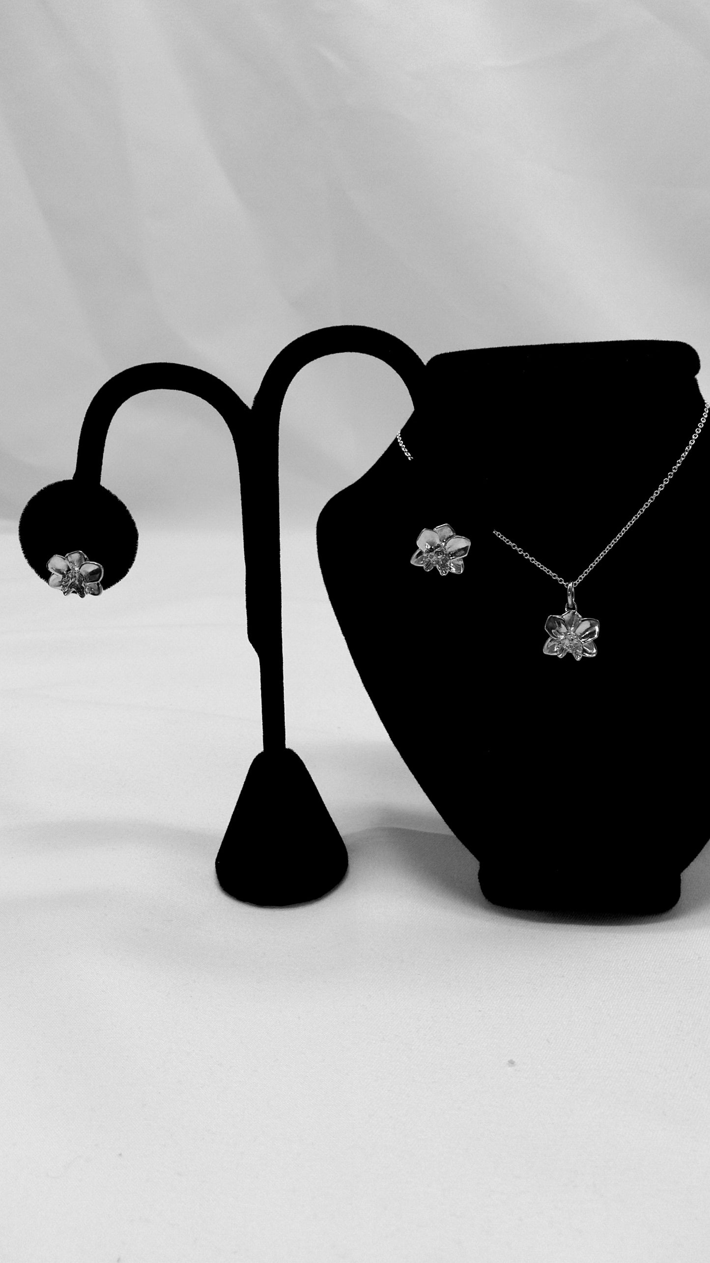 Orchid Set in Silver